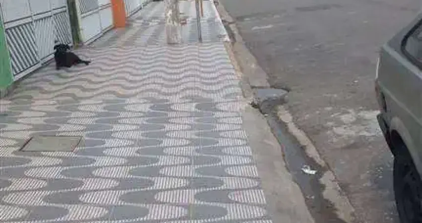 Excelente casa de condomínio térrea de 01 dormitório com quintal preivativo. o imóvel está localizado no jardim princesa, bairro que tem recebido muita valorização através de recentes investimentos em