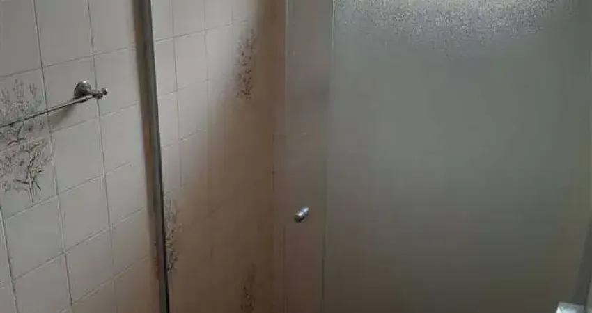 Excelente casa no jardim melvi com 02 dormitórios, 02 vagas de garagem e edícula.