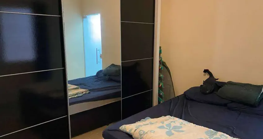 Excelente casa com 02 suítes, sendo 01 master com hidromassagem, piscina, churrasqueira e 04 vagas de garagem. o imóvel está localizado na nova mirim, bairro que concentra vários serviços de educação,