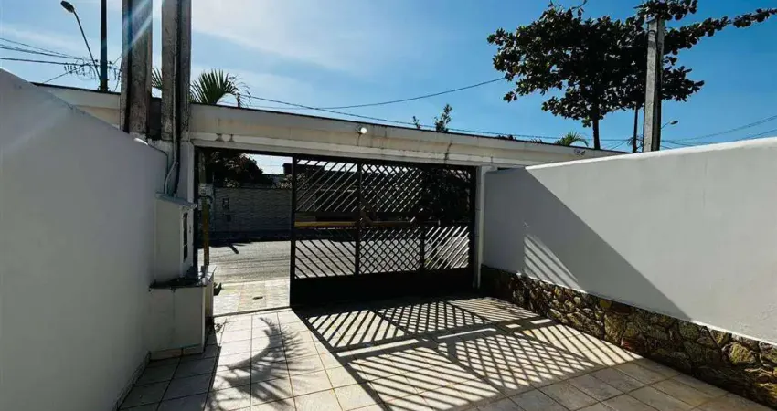 Excelente sobrado de 02 dormitórios no balneário maracanã.