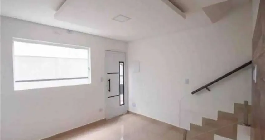 Excelente sobrado de condomínio com 02 dormitórios, 01 banheiro social, 01 lavabo, 01 vaga de garagem, e quintal privativo. imóvel financiado pela caixa econômica federal, proprietário repassa o finan