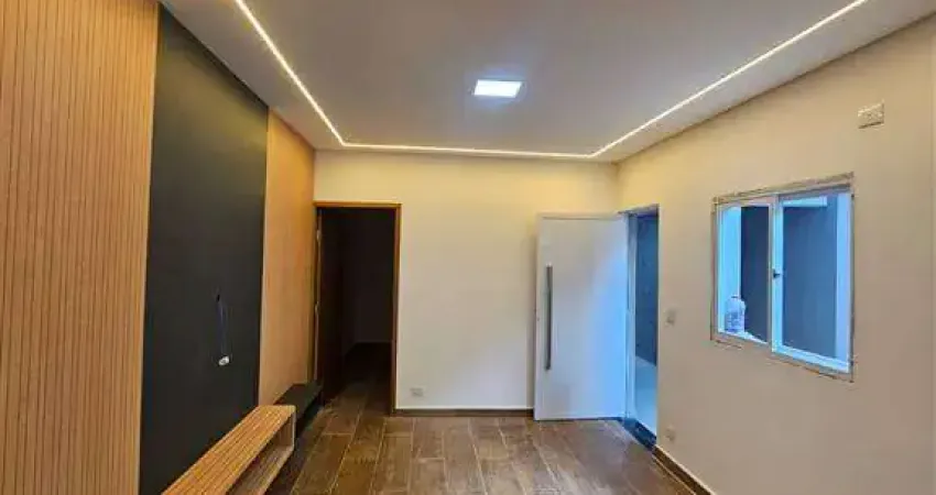 Linda casa geminada com 2 dormitórios no bairro vila assunção!