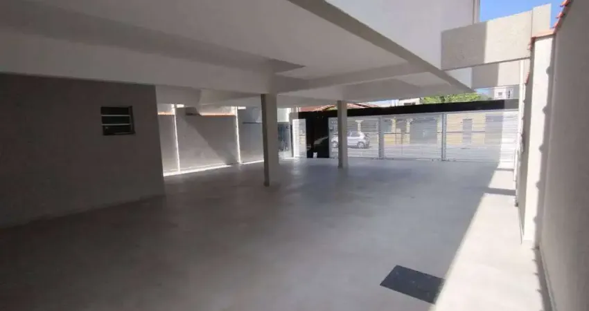 Excelente sobrado de condomínio com 02 dormitórios, 01 banheiro social, 01 lavabo e quintal privativo com churrasqueira. o imóvel está localizado no quietude, bairro que vem se valorizando através de 