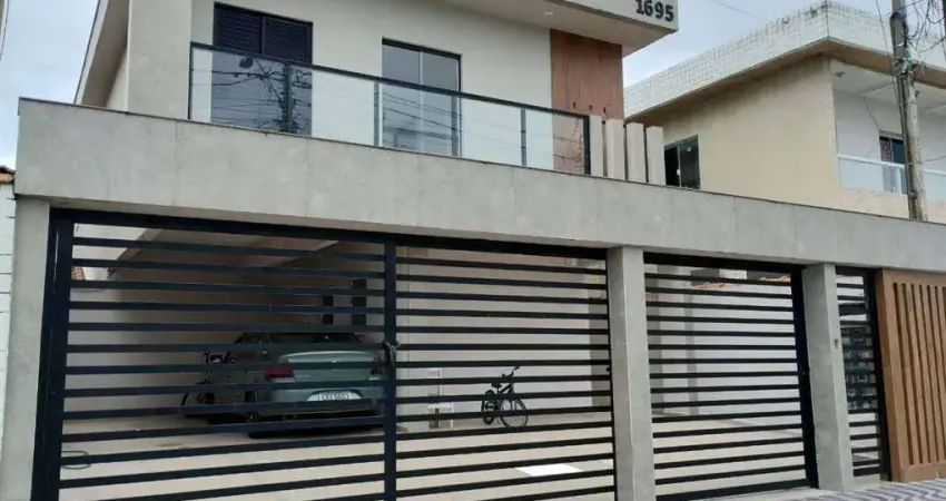 Escelente sobrado de condomínio com 02 dormitórios, 02 banheiros, quintal reservado, 01 vaga de garagem. o imóvel está localizado no jardim esmeralda, bairro que tem recebido muita valorização através