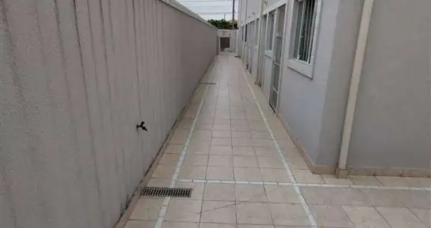 Excelente casa de condomínio sobreposta alta com sacada no bairro maracanã, zona 1.
