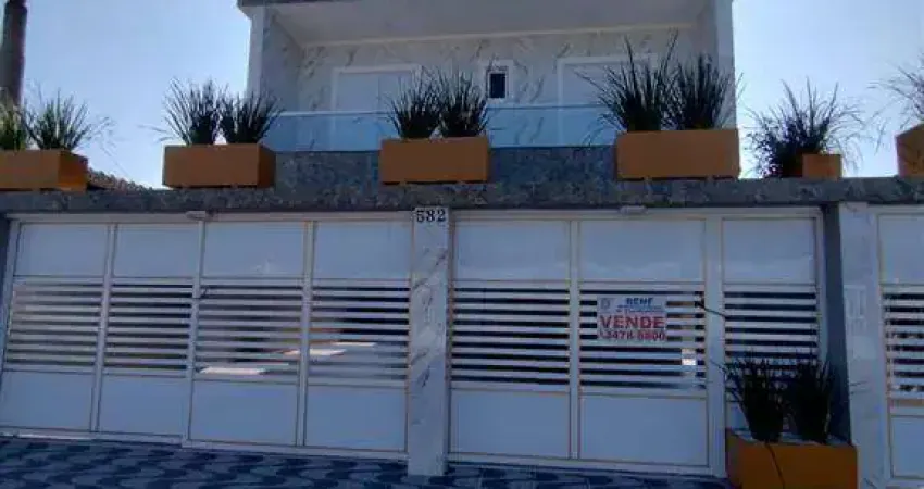 Excelente casa de condomínio sobreposta baixa no Vilamar na Vila Caiçara.