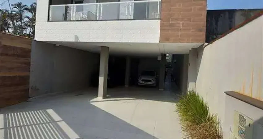 Excelente casa de condomínio sobreposta baixa com quintal reservado com churrasqueira na vila caiçara.