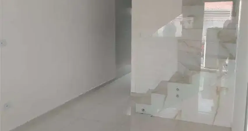 Excelente sobrado de condomínio com quintal privativo e 01 vaga de garagem na vila caiçara.