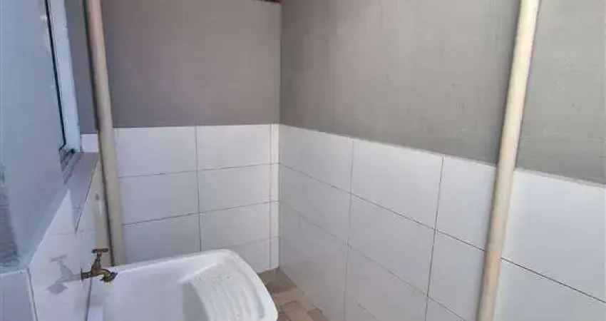 Excelente sobrado com 02 dormitórios no bairro tude bastos em praia grande!