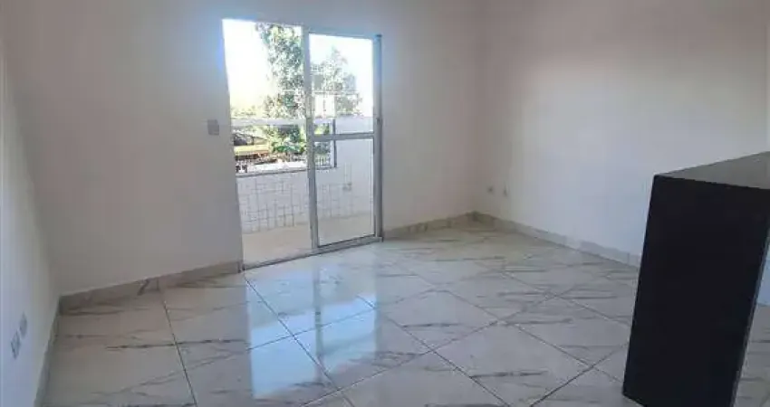 Excelente casa de condomínio com 02 dormitórios no bairro tude bastos em praia grande!