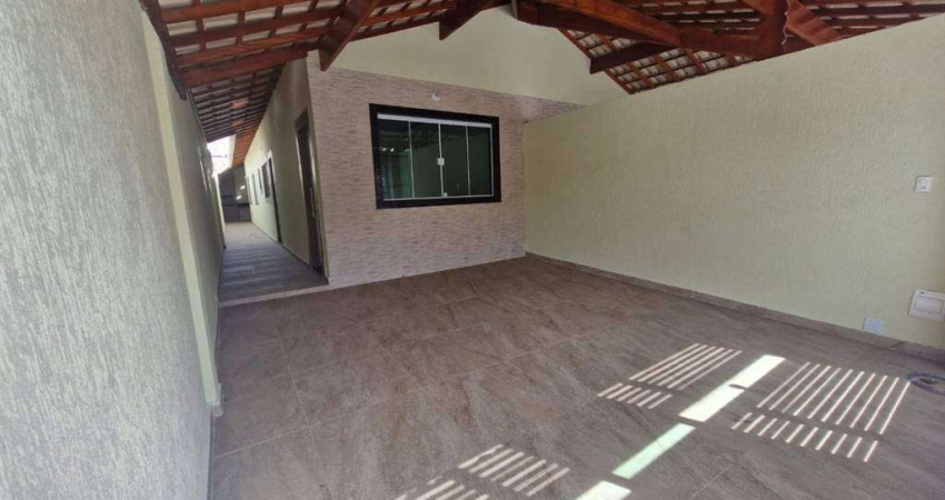 EXCELENTE CASA GEMINADA COM 02 DORMITÓRIOS NO BAIRRO MARACANÃ EM PRAIA GRANDE!