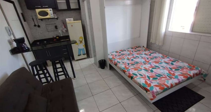 Excelente kitnet reformado. O imóvel está localizado na Cidade Ocian, bairro mais tradicional de Praia Grande, que se destaca pelo comércio forte e as famosas feiras de artesanato, localização que rec