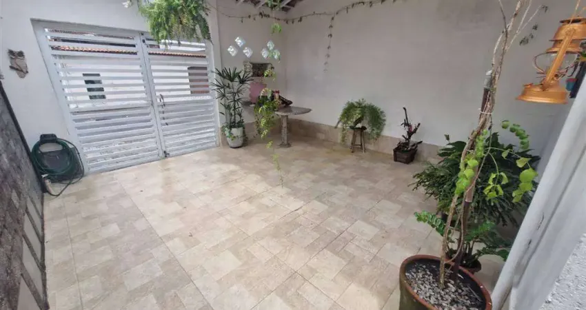 LINDA CASA GEMINADA COM 3 DORMITÓRIOS NO BAIRRO MARACANÃ!