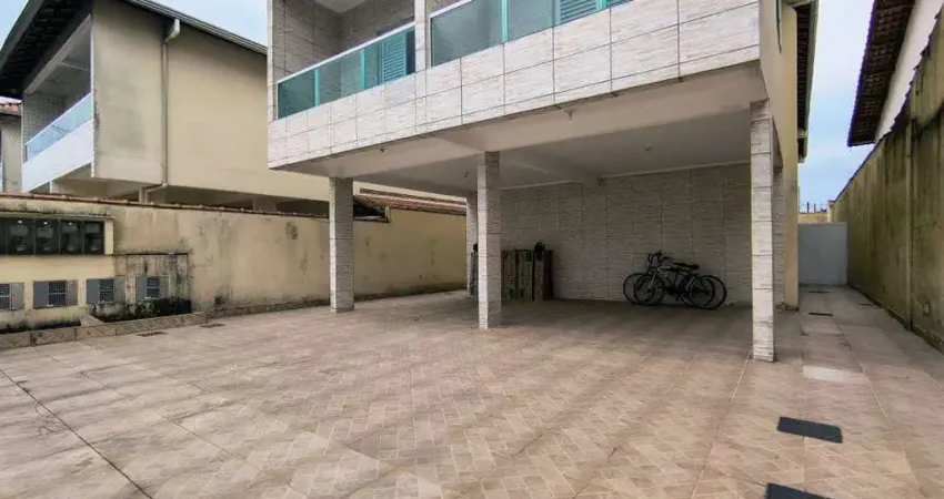 Excelente sobrado de condomínio com 02 dormitórios, 01 banheiro social, 01 lavabo e amplo quintal reservado. O imóvel está localizado no Parque das Américas, bairro que tem recebido muita valorização 