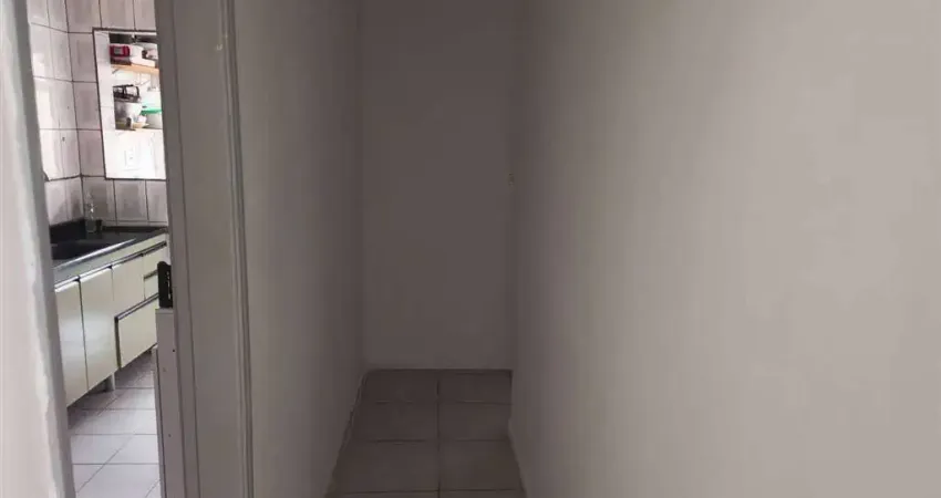 Excelente apartamento para locação de 02 dormitórios. o imóvel está localizado solemar, bairro que se valorizado através de recentes investimentos em praia grande, proporcionando mais comodidade e seg