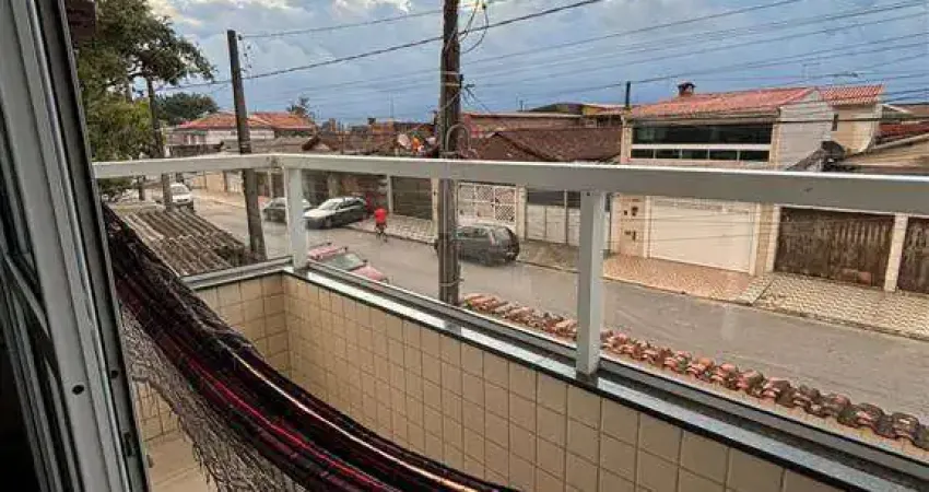 Excelente casa de condomínio sobreposta alta com 01 dormitório e sacada. o imóvel está localizado vila antartica, bairro que vem se valorizado através de recentes investimentos em praia grande, propor