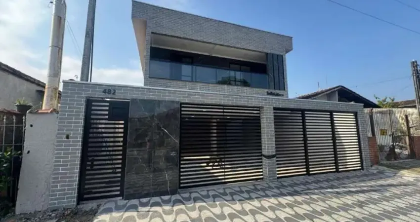 Casa à venda na RUA MELVI, 533, Jardim Melvi, Praia Grande