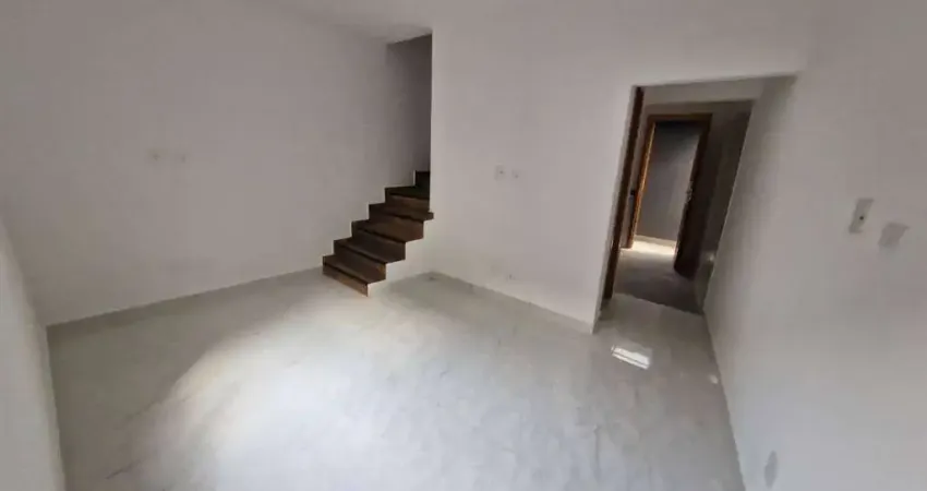 Lindo sobrado de condomínio com 2 dormitórios na praia grande!