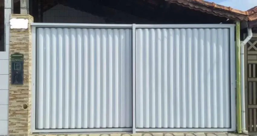 Excelente casa geminada de 2 dormitórios, sendo uma suíte, 2 vagas de garagem, ampla área com churrasqueira. o imóvel está localizado na vila caiçara bairro que vem recebendo e cada vez mais investime