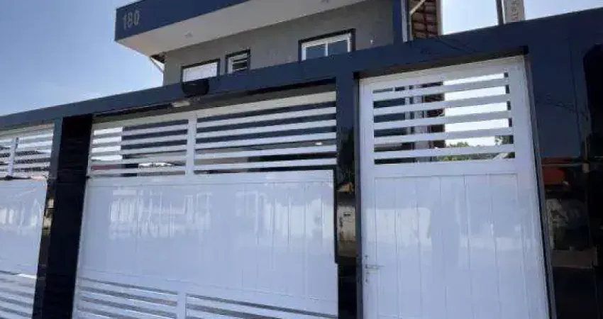 Excelente casa de condomínio sobreposta baixa de 02 dormitórios, 01 banheiro social, 01 vaga de garagem com quintal privativo. o imóvel está localizado no ribeirópolis, bairro que tem recebido muita v