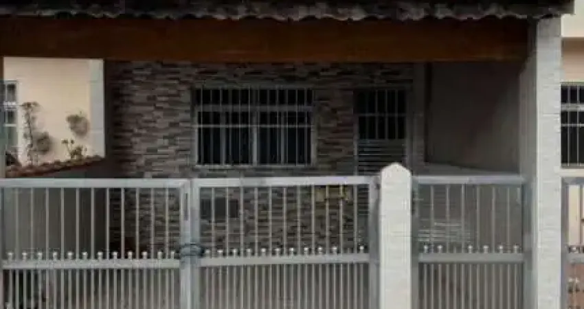 Excelente sobrado geminado de 2 dormitorios, sala ampla, área de serviço externa, wc social, lavabo, quintal coberto nos fundos. o imóvel está localizado na vila mirim, bairro que concentra vários ser