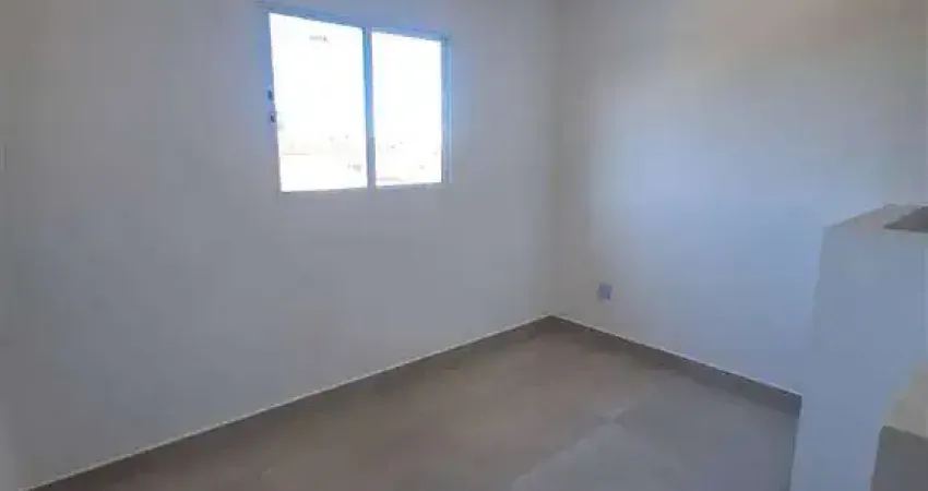 Casa de condomínio com 02 dormitórios no bairro nova mirim em praia grande!