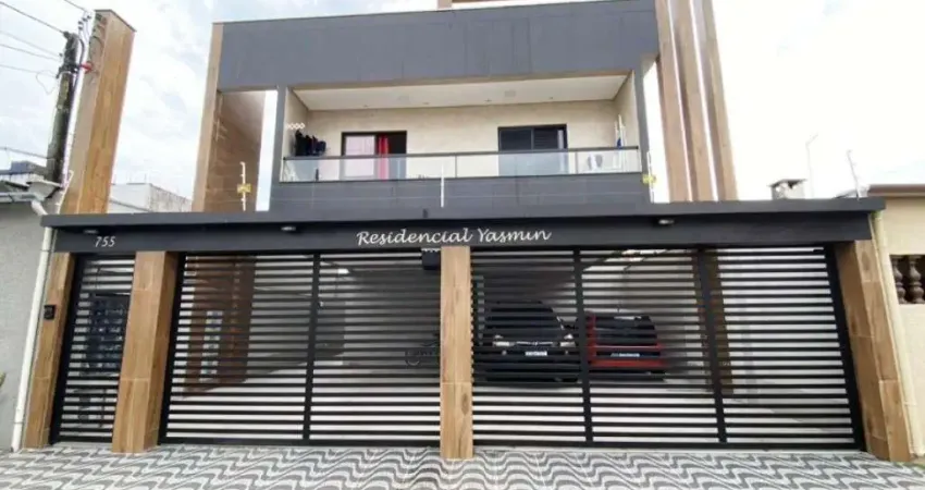 Excelente condomínio, imóvel bem localizado no bairro caiçara em praia grande/ sp, não paga condomínio, condomínio com portão automático na garagem e cerca elétrica, sobreposta alta em condomínio, zo