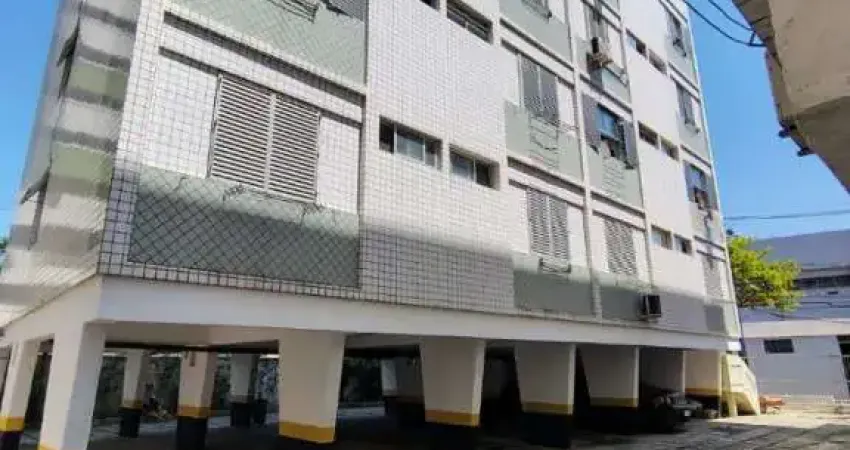 Excelente kitnet reformado divido em 01 dormitório, com 01 vaga de garagem. o imóvel está localizado na cidade ocian, bairro mais tradicional de praia grande, que se destaca pelo comércio forte e as f