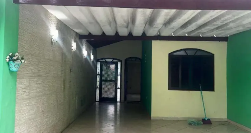 Excelente casa geminada de 03 dormitórios, sendo 01 suíte e 02 vagas de garagem. o imóvel está localizado no vilamar, bairro que vem recebendo cada vez mais investimentos na infraestrutura, proporcio