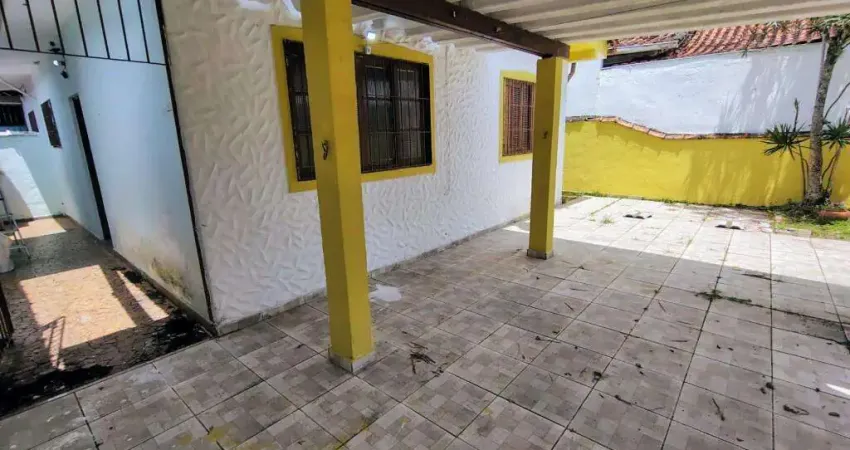 Ótima de 02 dormitórios, 01 banheiro social, 02 vagas de garagem. o imóvel está localizado na vila caiçara, bairro que vem recebendo e cada vez mais investimentos na infraestrutura, além de ter o terc