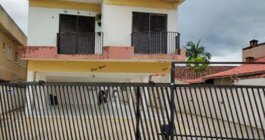 Excelente apartamento para locação de 01 dormitório, cozinha integrada com a sala, 01 vaga de garagem em andar térreo. Localizado no Jardim Imperador, bairro que tem recebido muita valorização através