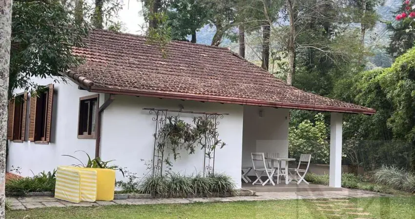 Casa em condomínio para venda em petrópolis, araras, 2 dormitórios, 2 suítes, 3 banheiros, 6 vagas