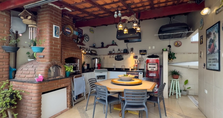 Casa Térrea 3 Suítes Espaço Gourmet com Piscina 3 Vagas na Ponta da Praia