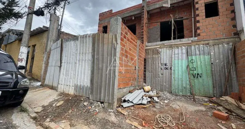 Sobrado novo 196m, 3 suítes, piscina e 4 vagas bairro chácara inglesa