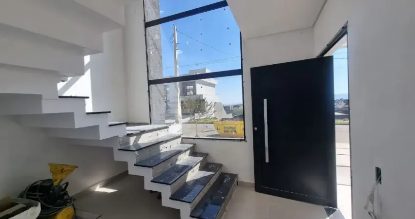 Casa sobrado com 03 dormitórios em condomínio fechado em Caçapava/SP