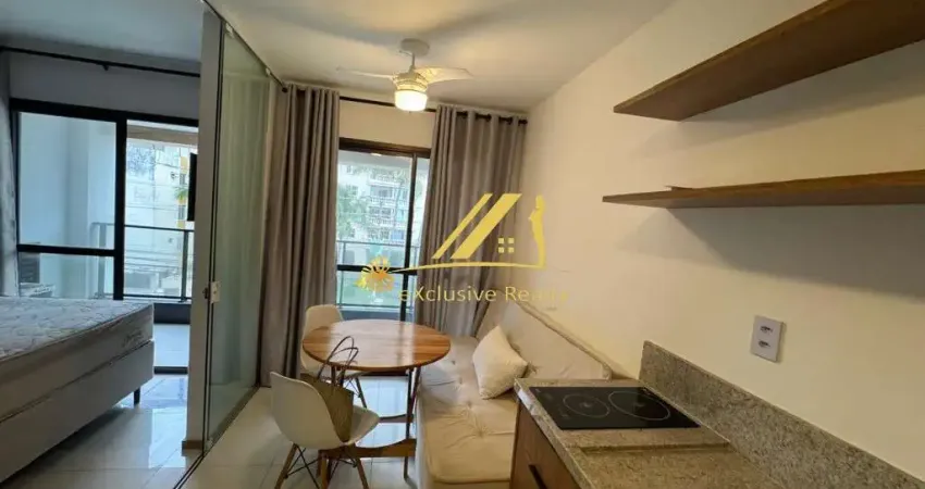 House Pituba, quarto e sala com varanda mobiliado para aluguel. 31m2, andar baixo. A 650m da Praia. Vaga rotativa
