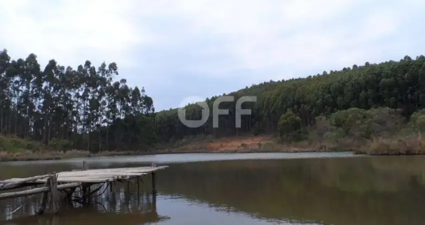 Fazenda à venda na Chácara dos Pessegueiros, Caldas