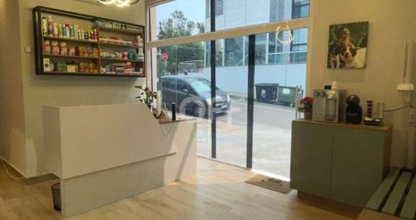Sala comercial para alugar na Rua São Salvador, 351, Taquaral, Campinas