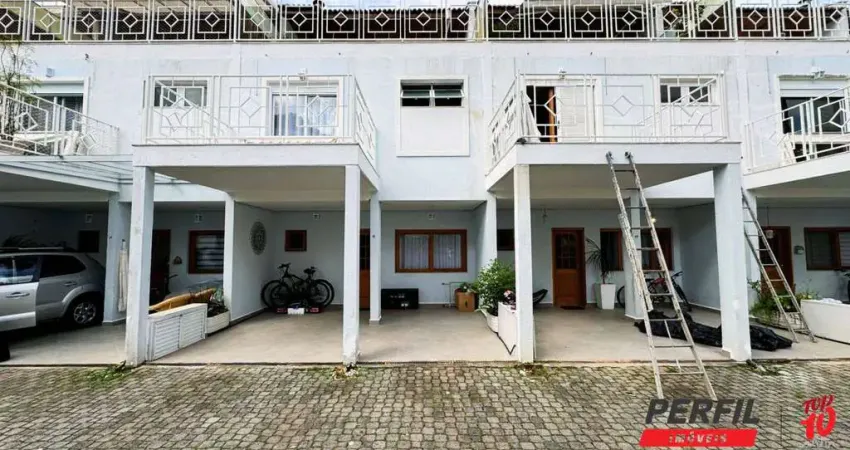 SOBRADO EM CONDOMÍNIO FECHADO COM 4 DORMITÓRIOS - 200M²