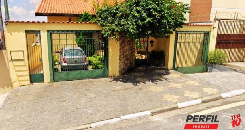 CASA ASSOBRADADA COM 03 DORMITÓRIOS COM 01 SUÍTE E 05 VAGAS.