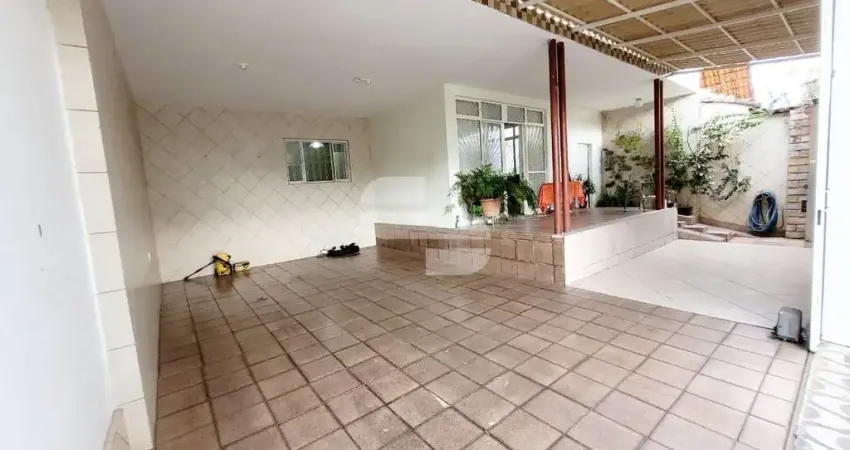 Casa com 4 quartos à venda na Rua dos Advogados, 1, Alípio de Melo, Belo Horizonte