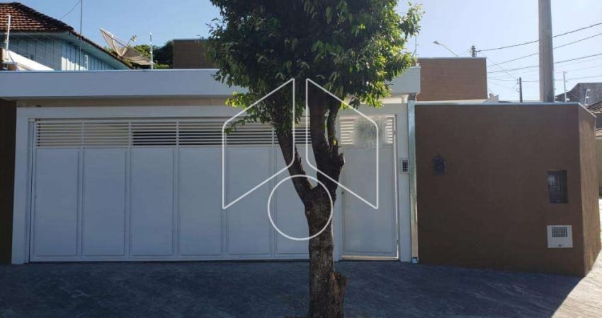 Casa com 3 quartos para alugar na Rua Independência, 10337, Marília, Marília