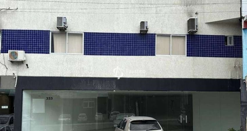 Sala com 110m² com 11m de frente