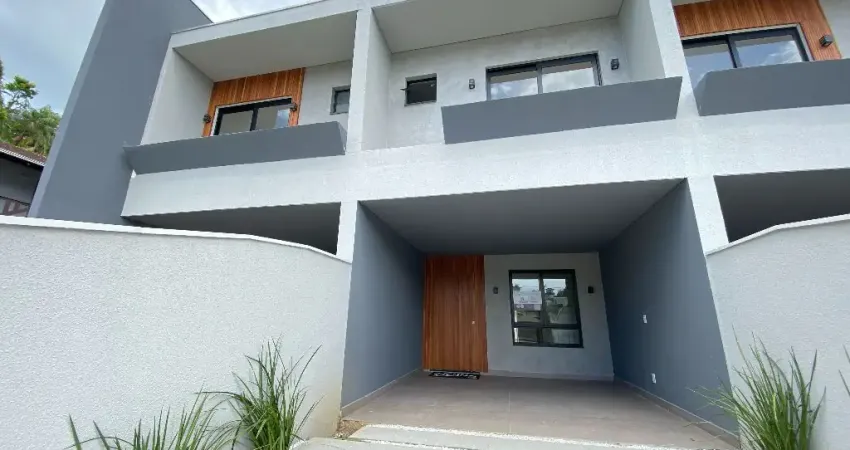 Casa com 3 quartos à venda na Rua Guaporé, São Marcos, Joinville