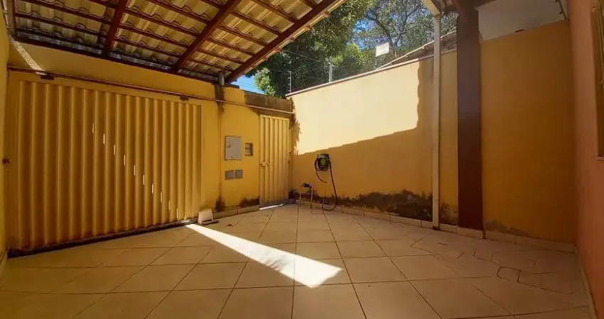 Otima casa com 3 quartos sendo 1 suite, 2 vaga - Assunção - São Bernardo do Campos