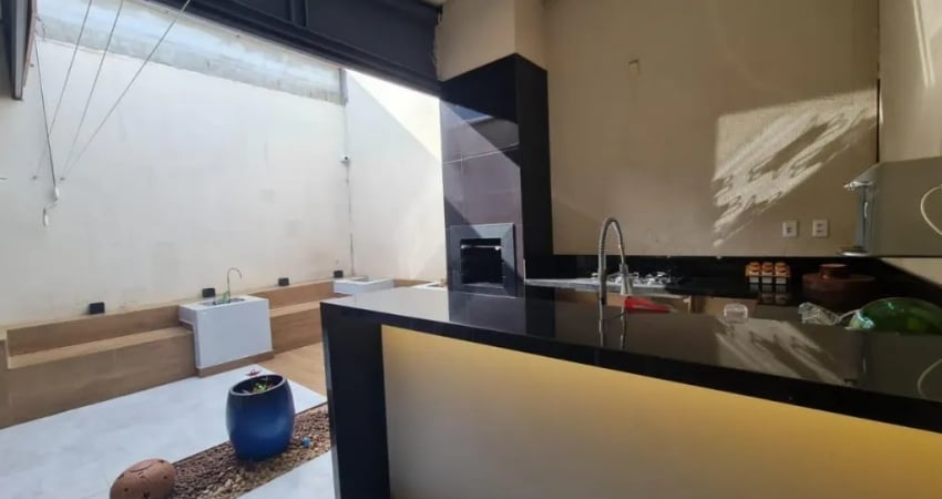 Casas com 3 Quartos e 2 banheiros à Venda em Residencial Furlan