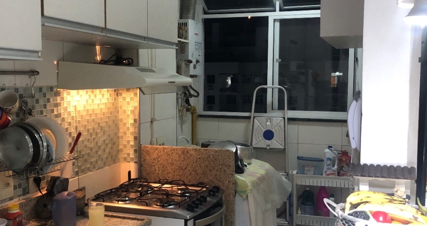 Lindo apartamento no Condomínio Caminhos da Barra Apto com móveis planejados.