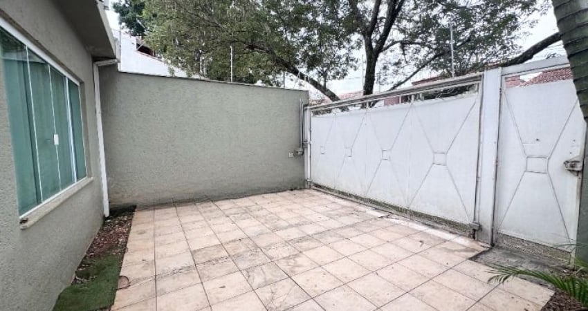 Casa para locação no Wanel Ville com 2 quartos sendo 1 suíte