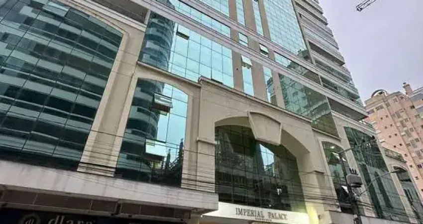 Apartamento com 5 quartos à venda na Rua 137, Meia Praia, Itapema