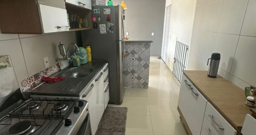 J - Vendo Casa com três quartos no Aracagy